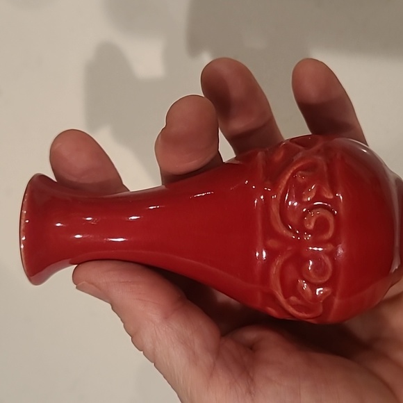 Single Mini Red Vase - Picture 2 of 4